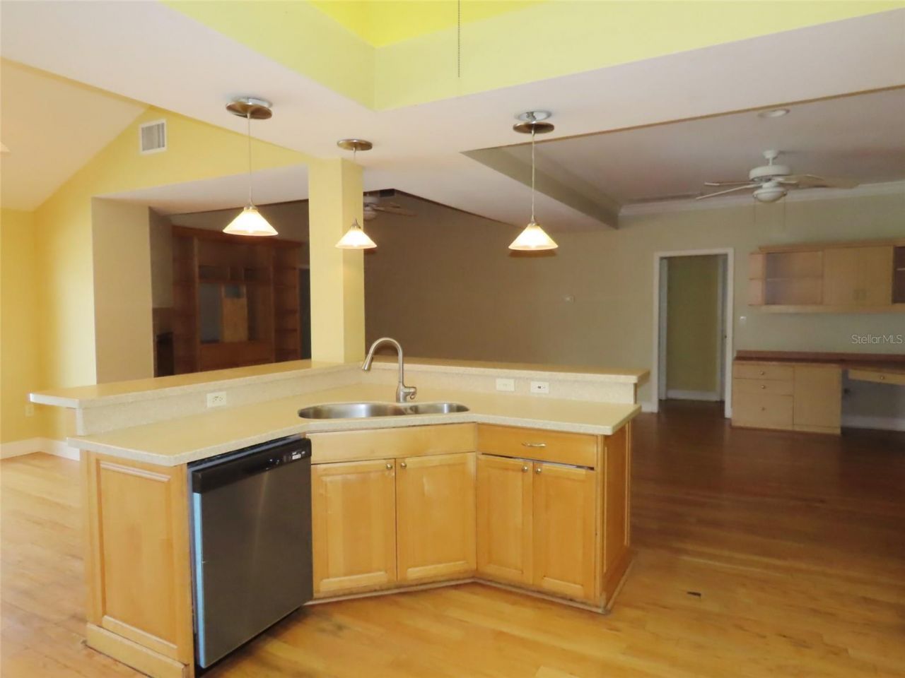 7555 Pine Valley Lane, Seminole, FL 33776 Photo