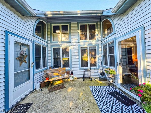 7493 Huntington Drive , Youngstown, OH 44512