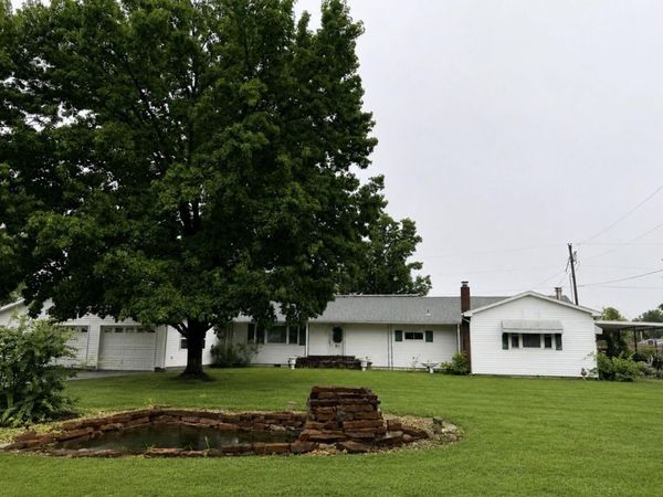 301 E Church Avenue , Fairland, OK 74343