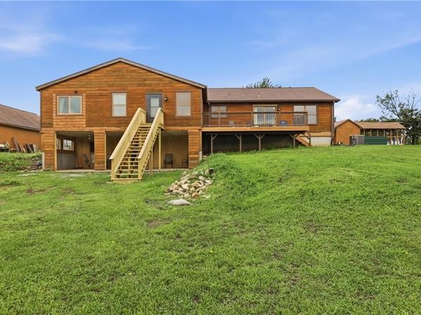 40303 E Round Prairie Road, Oak Grove, MO 64075