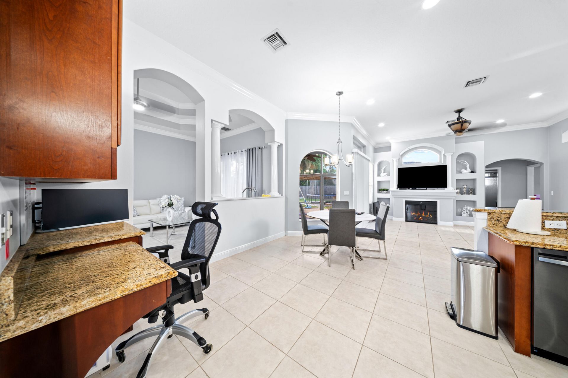 5918 NW Hann Drive, Port Saint Lucie, FL 34986 Photo