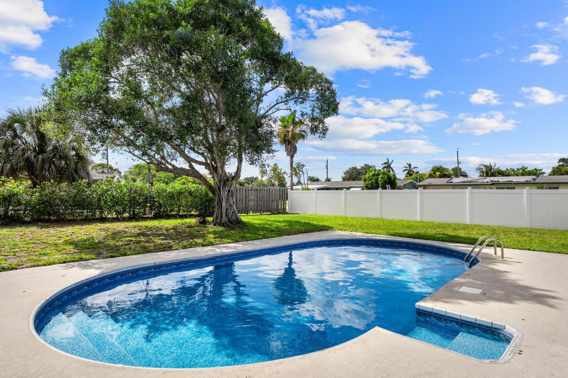 153 Abaco Drive, Palm Springs, FL 33461 Photo