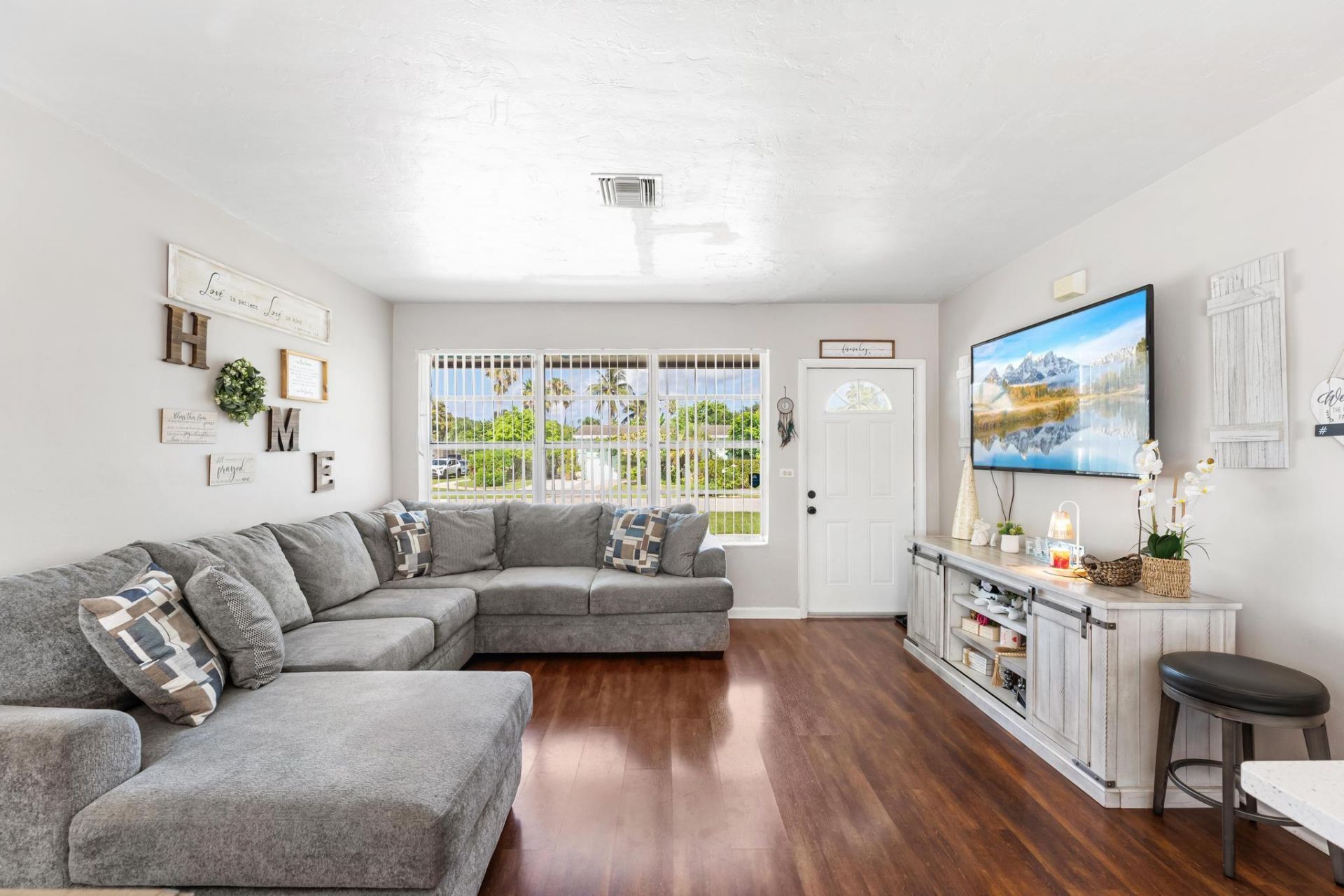 153 Abaco Drive, Palm Springs, FL 33461 Photo