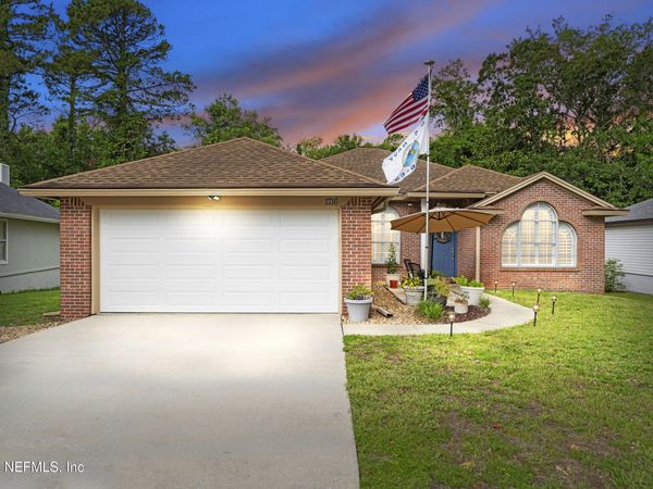 1716 CHANDELIER Circle W, Jacksonville, FL 32225