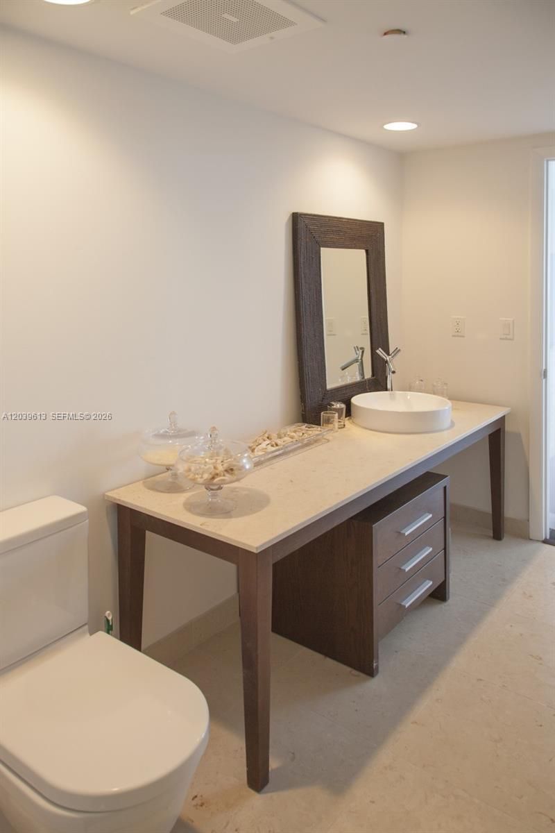 465 Brickell Ave , Unit 4703, Miami, FL 33131 Photo