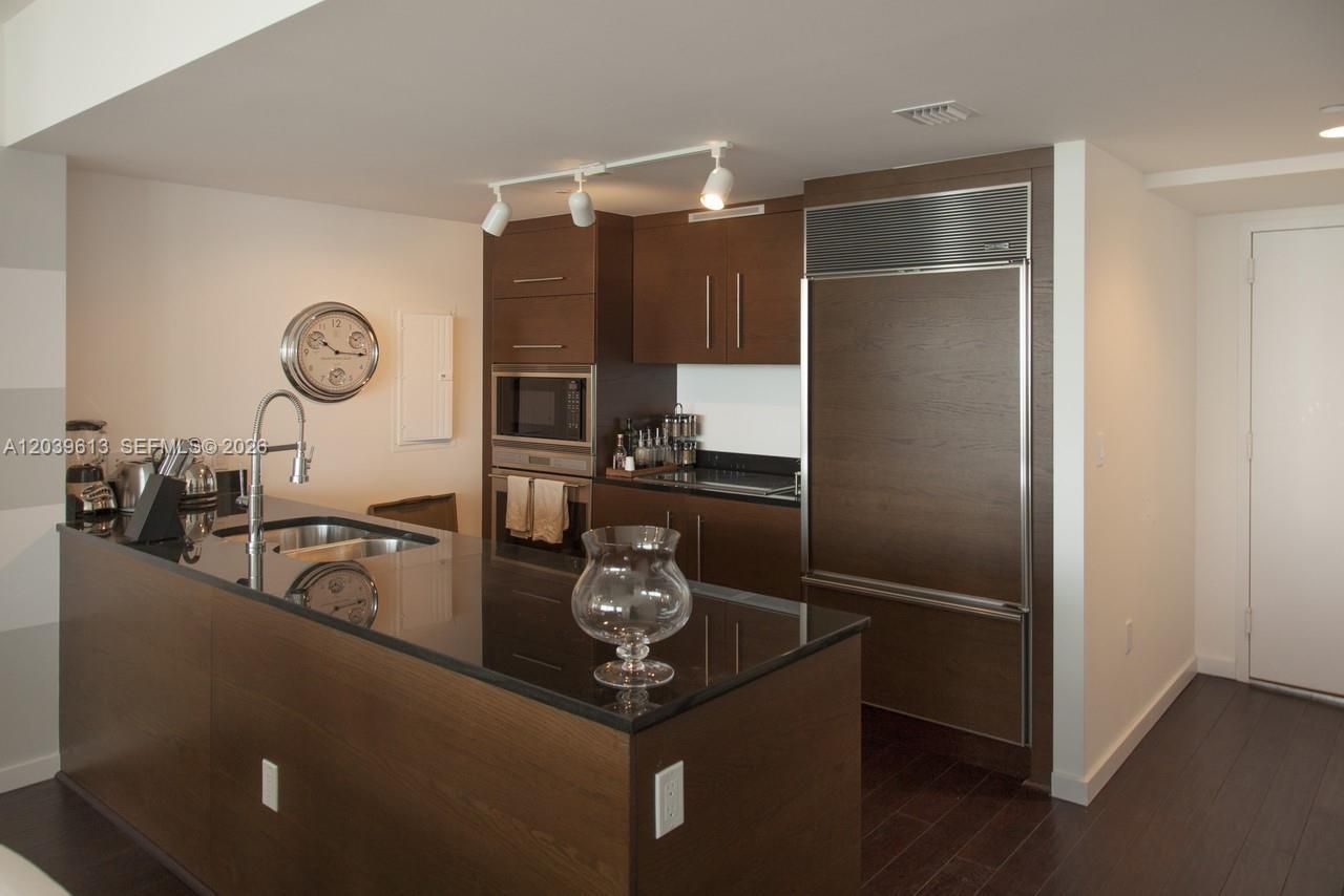 465 Brickell Ave , Unit 4703, Miami, FL 33131 Photo