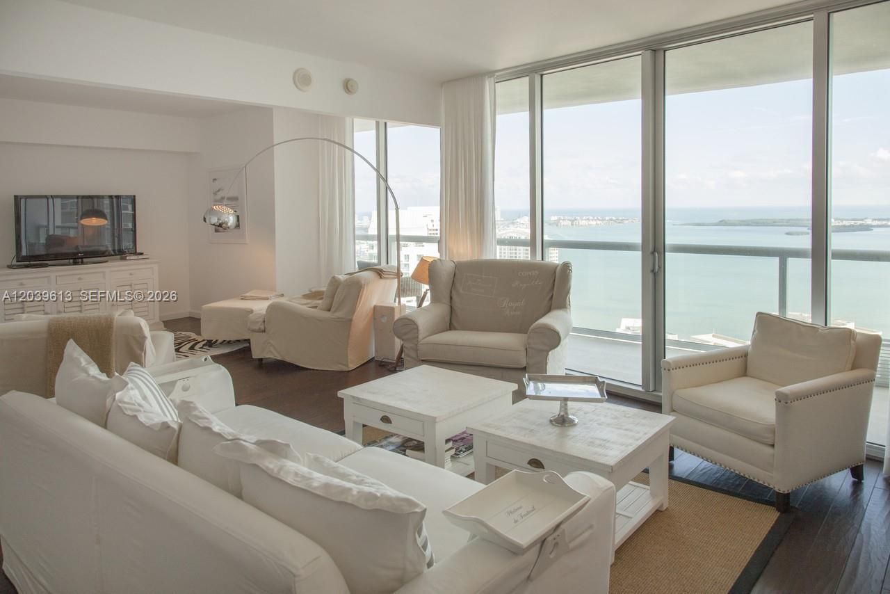 465 Brickell Ave , Unit 4703, Miami, FL 33131 Photo
