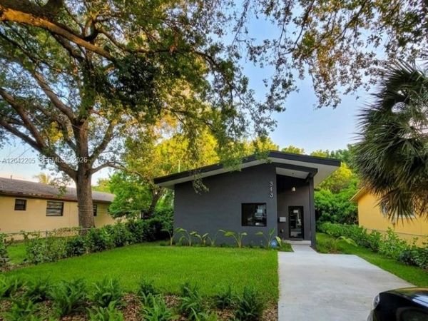 313 NE 169th St , North Miami Beach, FL 33162