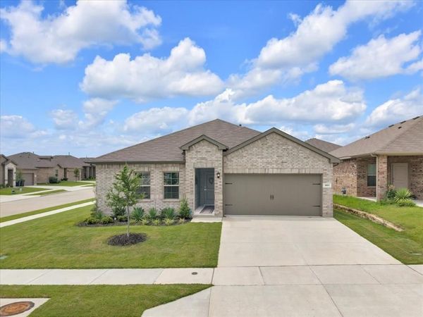 901 De Wit Drive , Fort Worth, TX 76108
