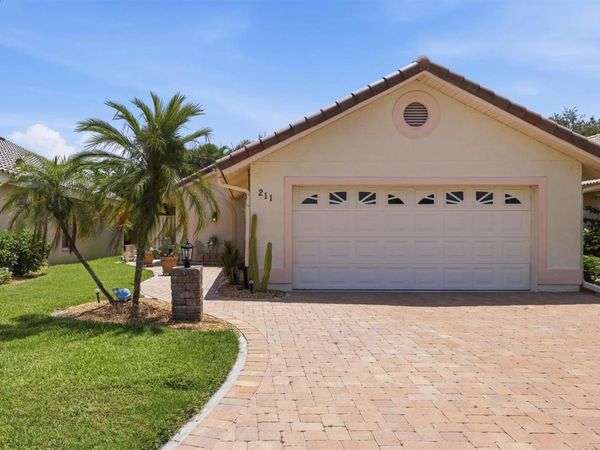 211 CARRIAGE HOUSE LANE , Unit 211, NOKOMIS, FL 34275