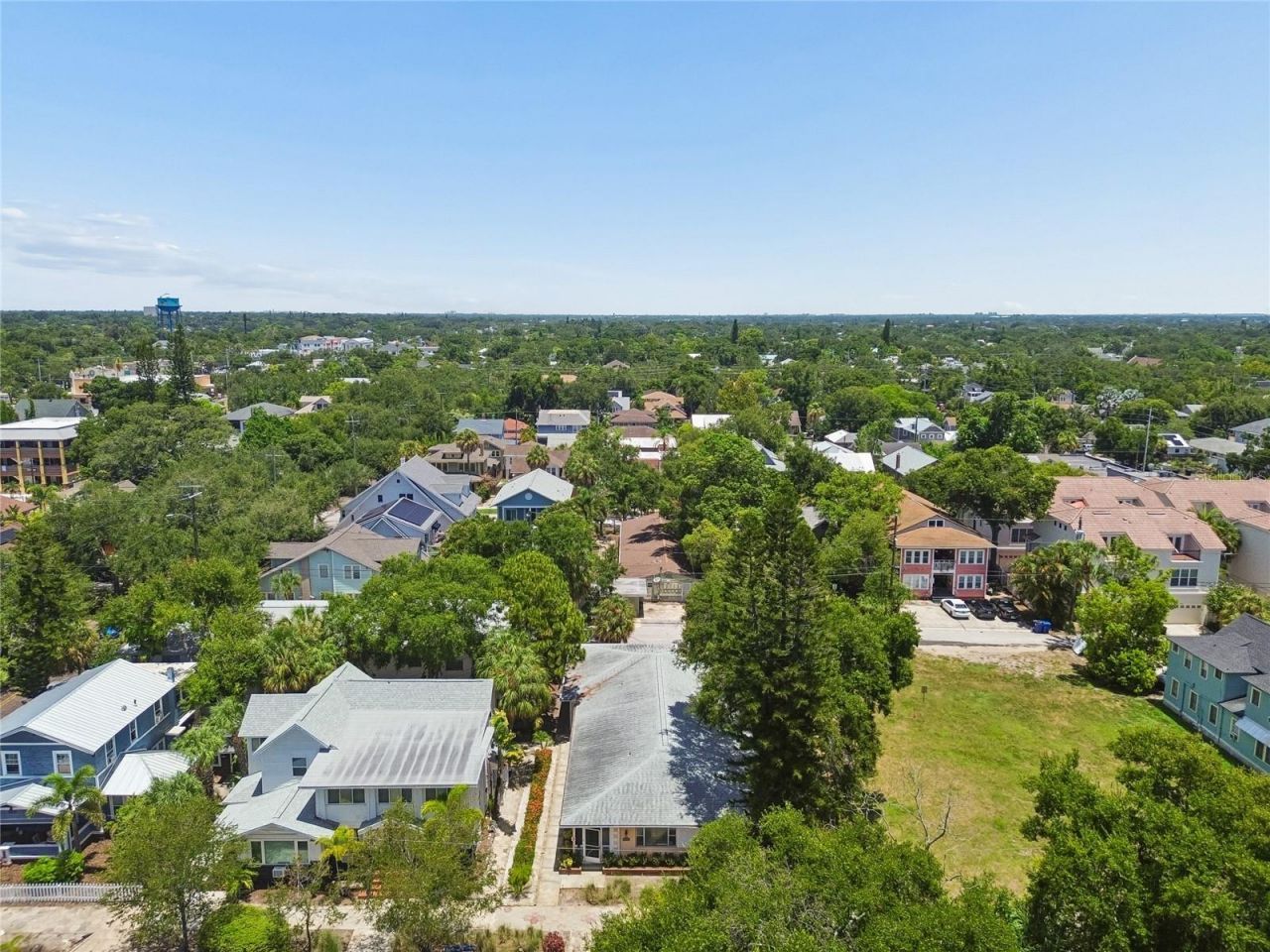 247 6th Avenue N, Saint Petersburg, FL 33701 Photo