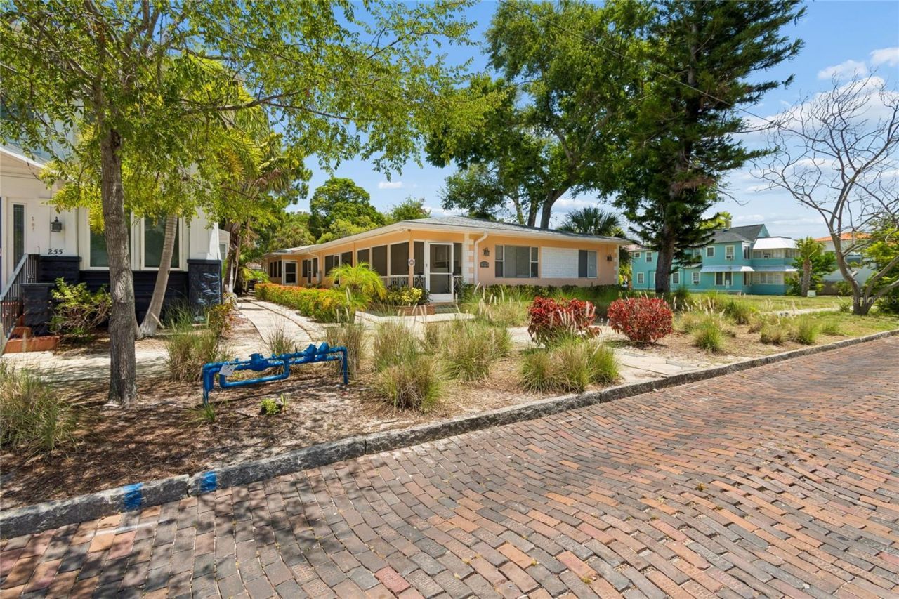 247 6th Avenue N, Saint Petersburg, FL 33701 Photo