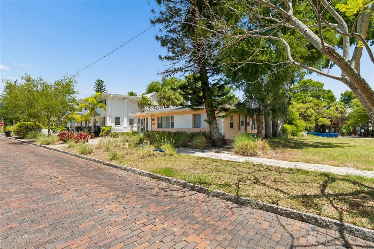 247 6th Avenue N, Saint Petersburg, FL 33701 Photo