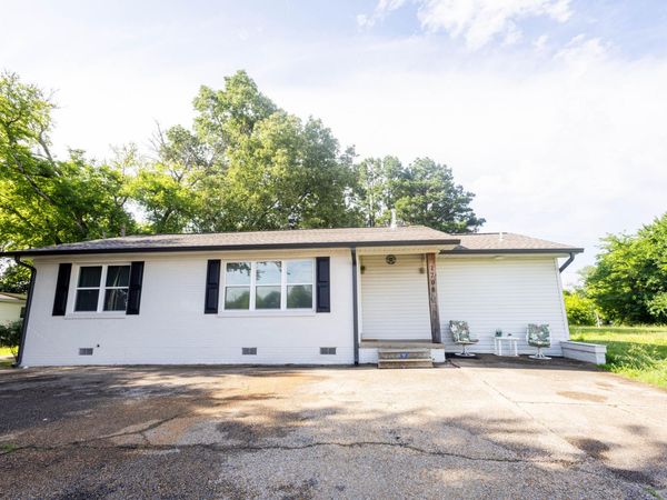 1708 Stephen D Lee St., Tupelo, MS 38801