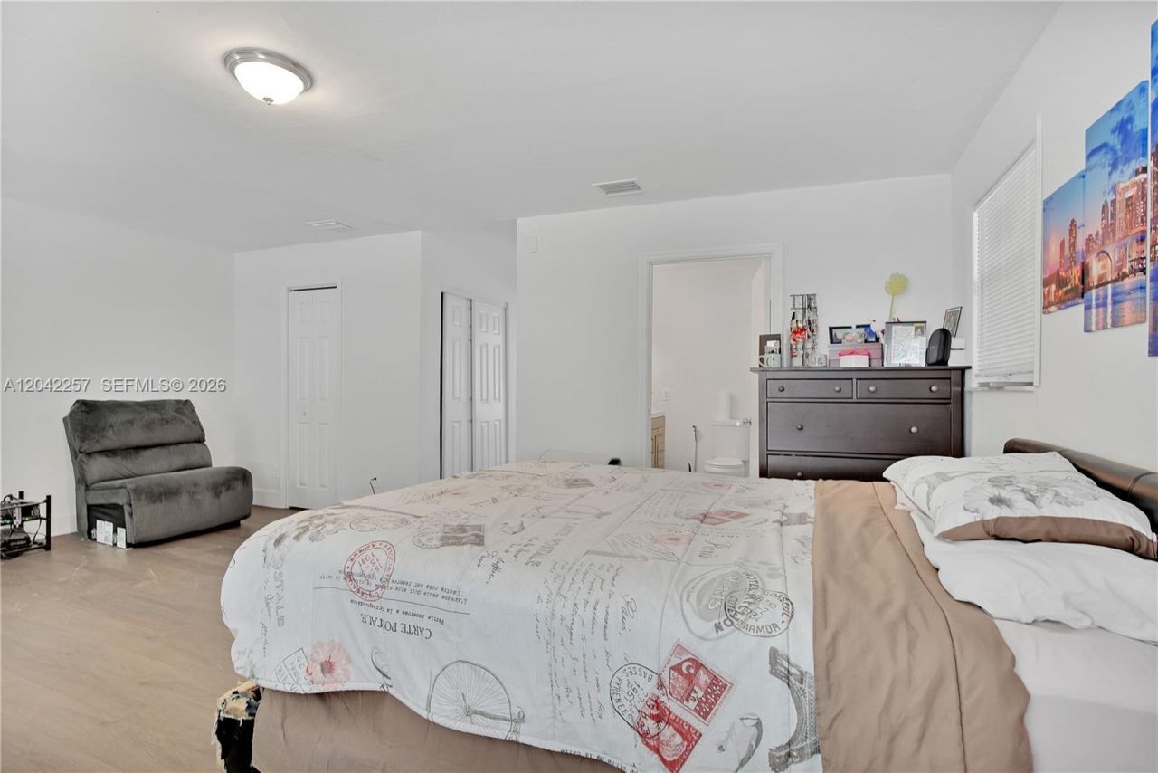 11940 SW 212th St, Miami, FL 33177 Photo