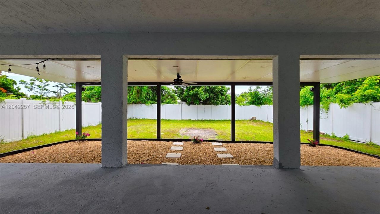 11940 SW 212th St, Miami, FL 33177 Photo