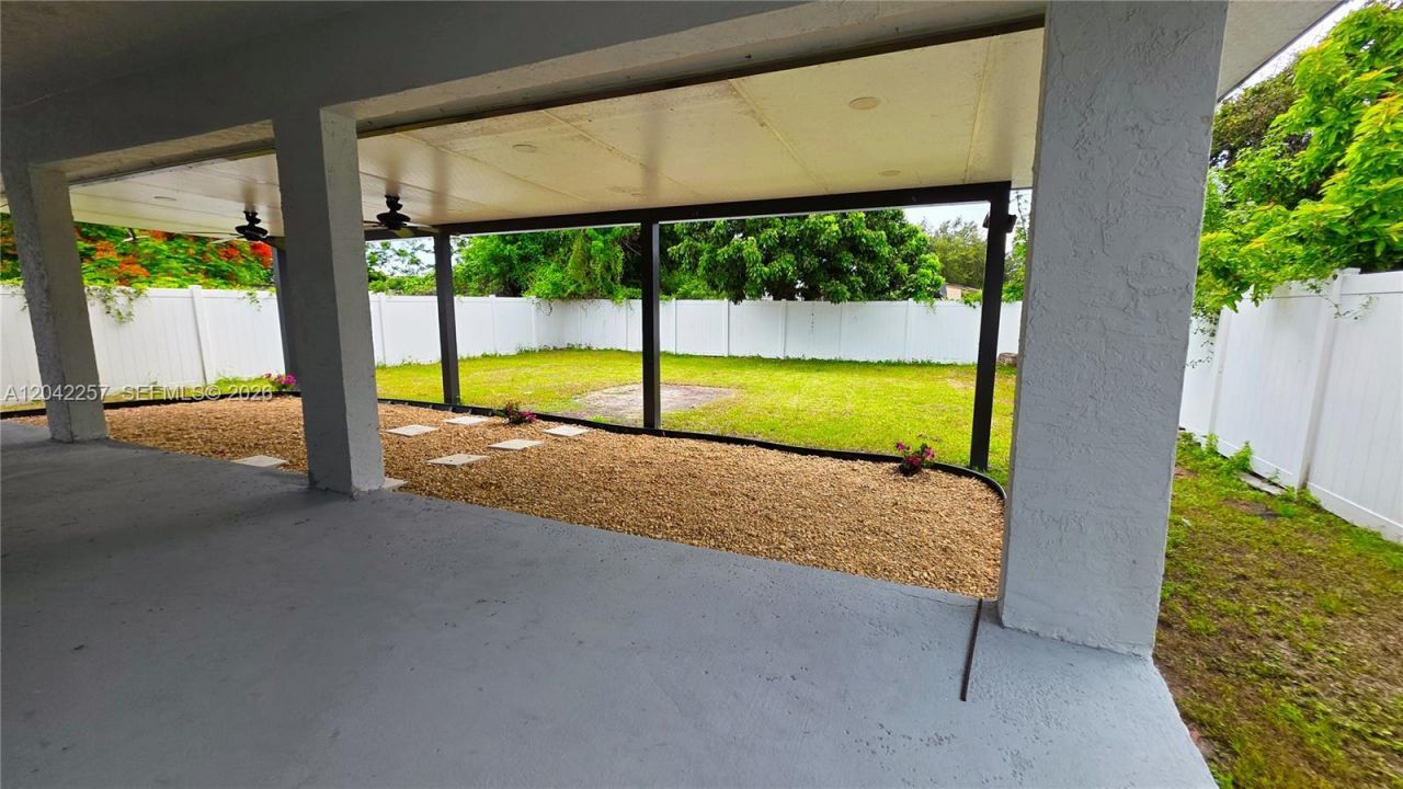 11940 SW 212th St, Miami, FL 33177 Photo