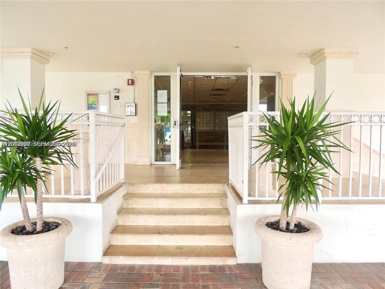 7545 E Treasure Dr, Unit 9H, North Bay Village, FL 33141 Photo