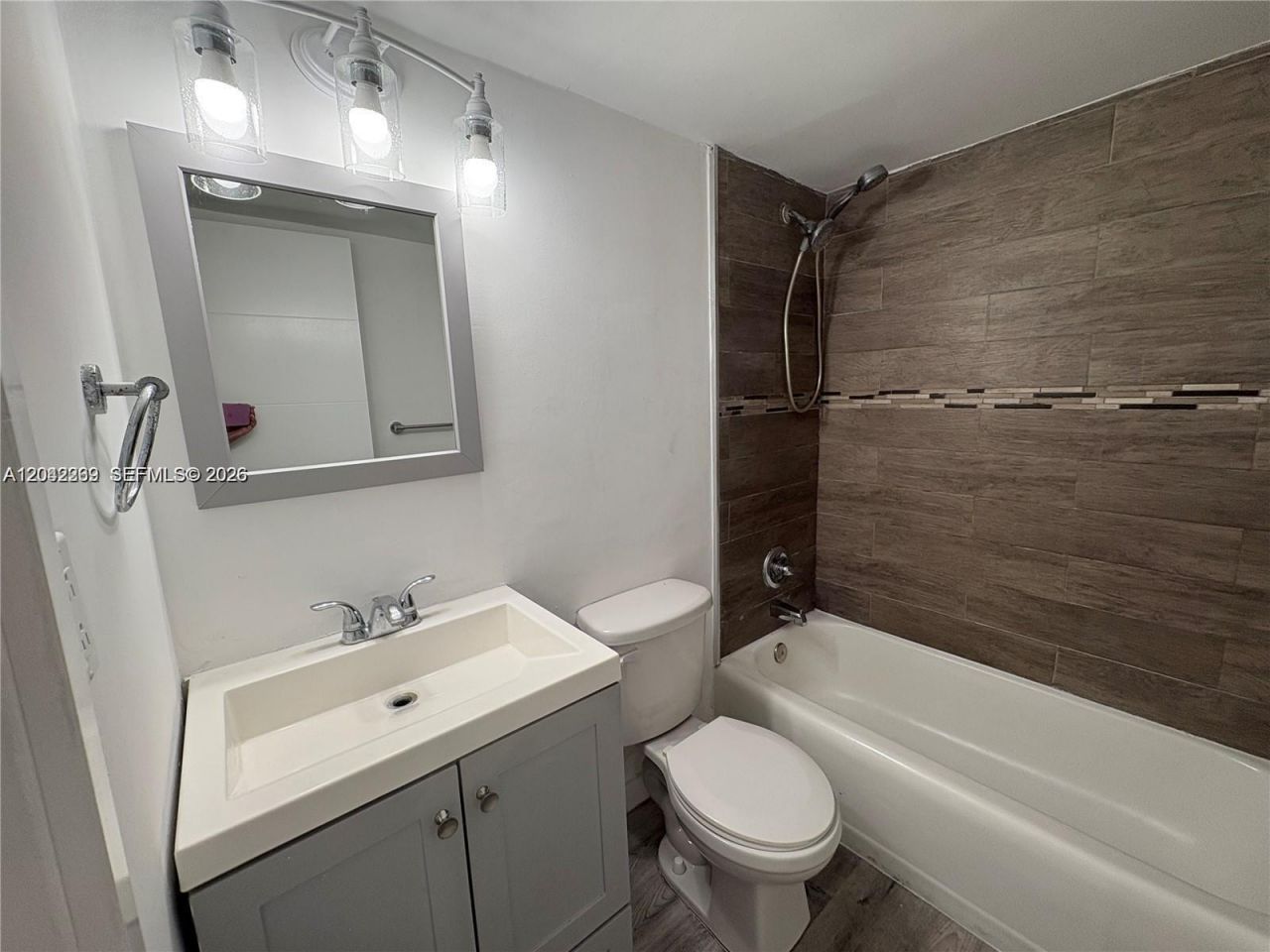 7545 E Treasure Dr, Unit 9H, North Bay Village, FL 33141 Photo