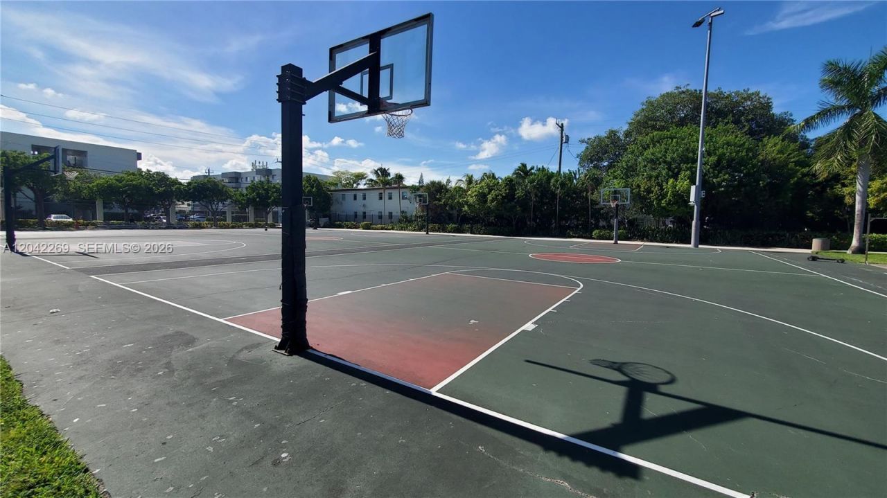 7545 E Treasure Dr, Unit 9H, North Bay Village, FL 33141 Photo
