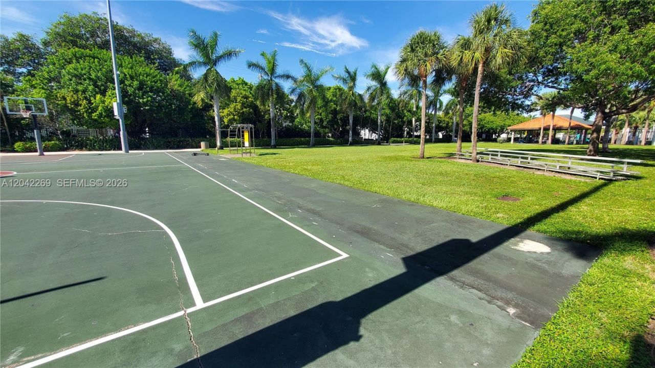 7545 E Treasure Dr, Unit 9H, North Bay Village, FL 33141 Photo