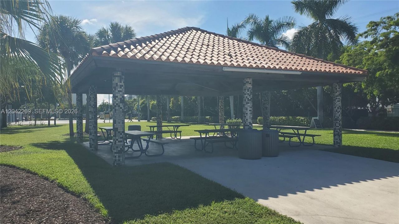 7545 E Treasure Dr, Unit 9H, North Bay Village, FL 33141 Photo