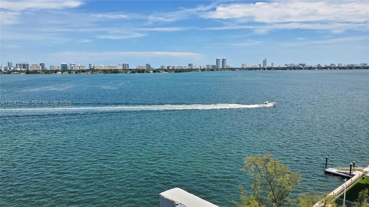 7545 E Treasure Dr, Unit 9H, North Bay Village, FL 33141 Photo
