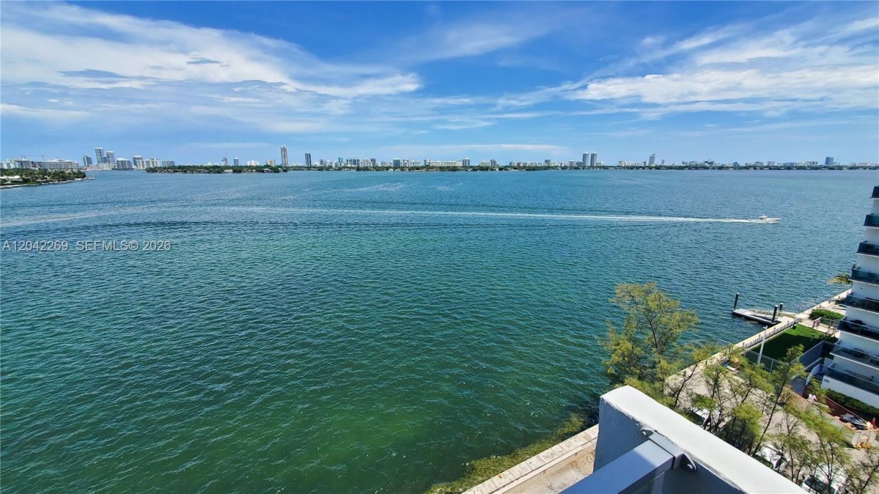 7545 E Treasure Dr, Unit 9H, North Bay Village, FL 33141 Photo