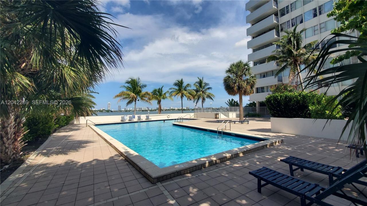 7545 E Treasure Dr, Unit 9H, North Bay Village, FL 33141 Photo