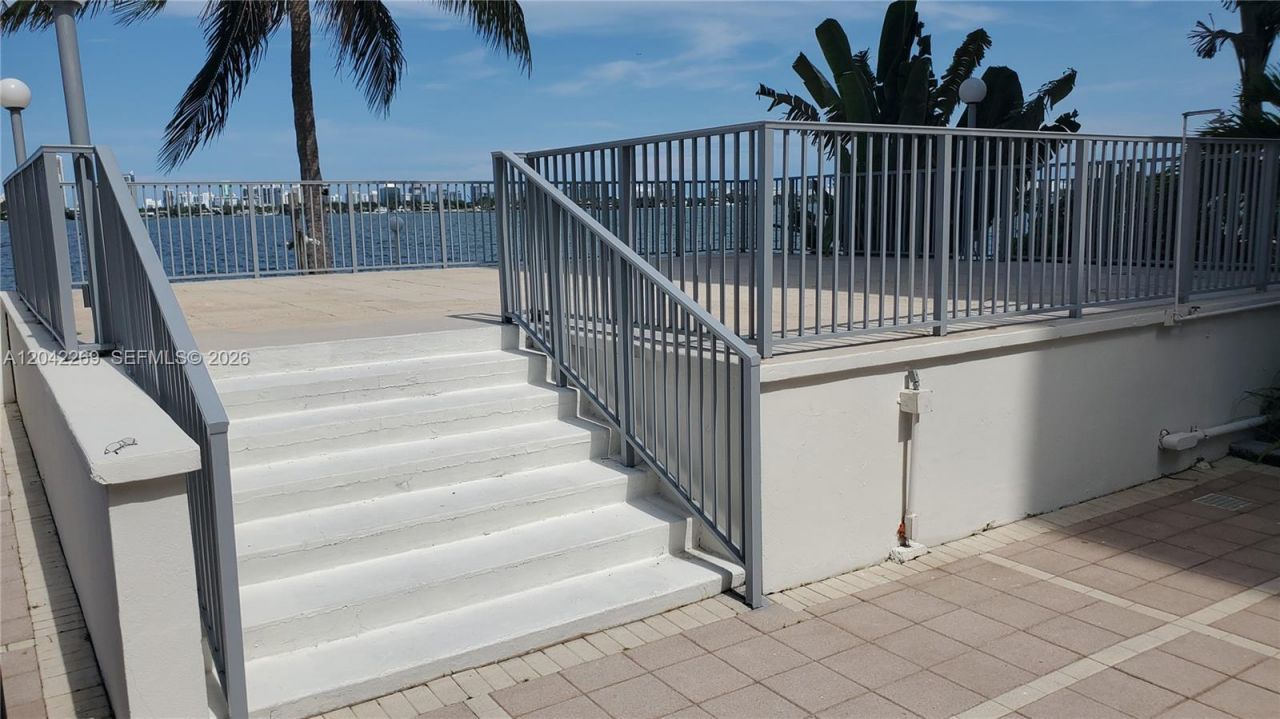 7545 E Treasure Dr, Unit 9H, North Bay Village, FL 33141 Photo