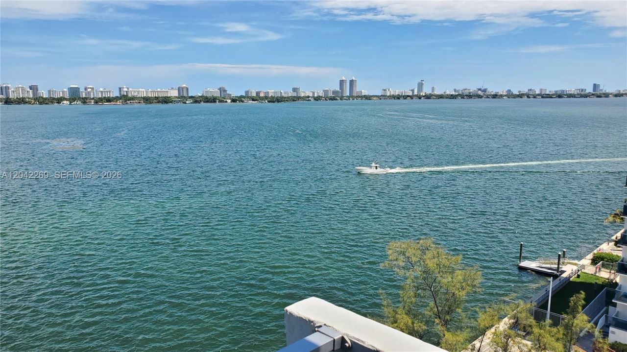 7545 E Treasure Dr, Unit 9H, North Bay Village, FL 33141 Photo
