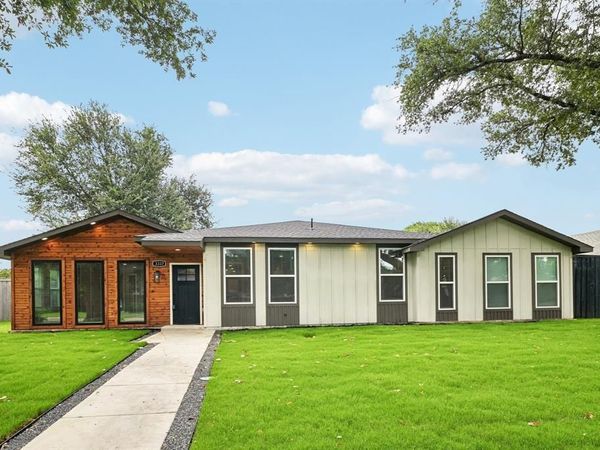 3337 Whirlaway Road , Dallas, TX 75229