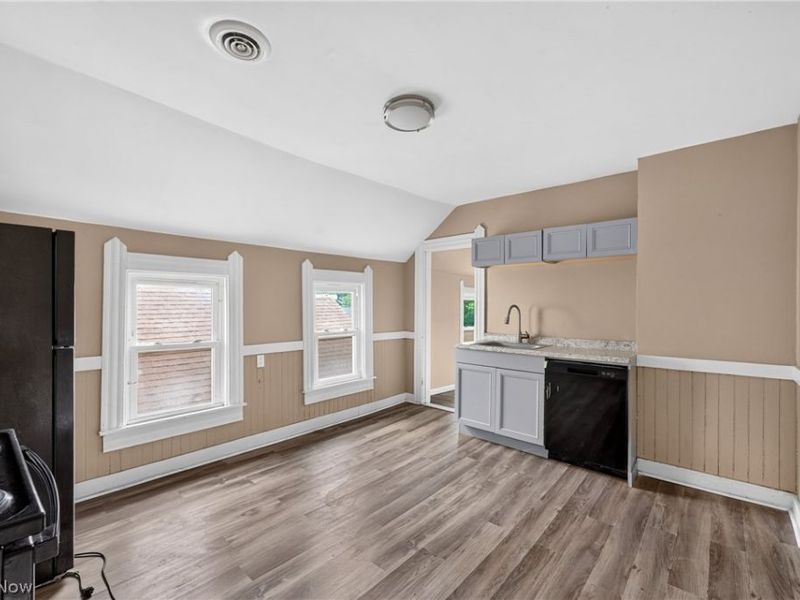 2026 W 44th Street, Cleveland, OH 44113 Photo 13