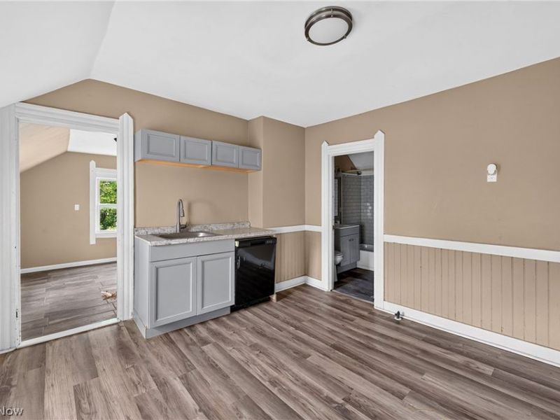 2026 W 44th Street, Cleveland, OH 44113 Photo 14