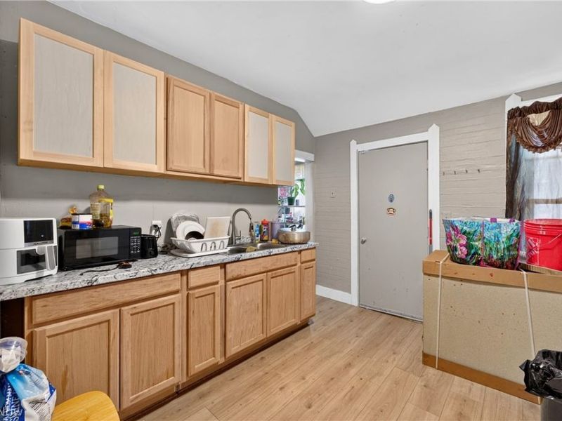 2026 W 44th Street, Cleveland, OH 44113 Photo 33