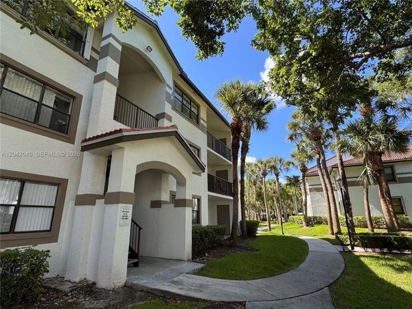 550 S Park Rd , Unit 18-8, Hollywood, FL 33021