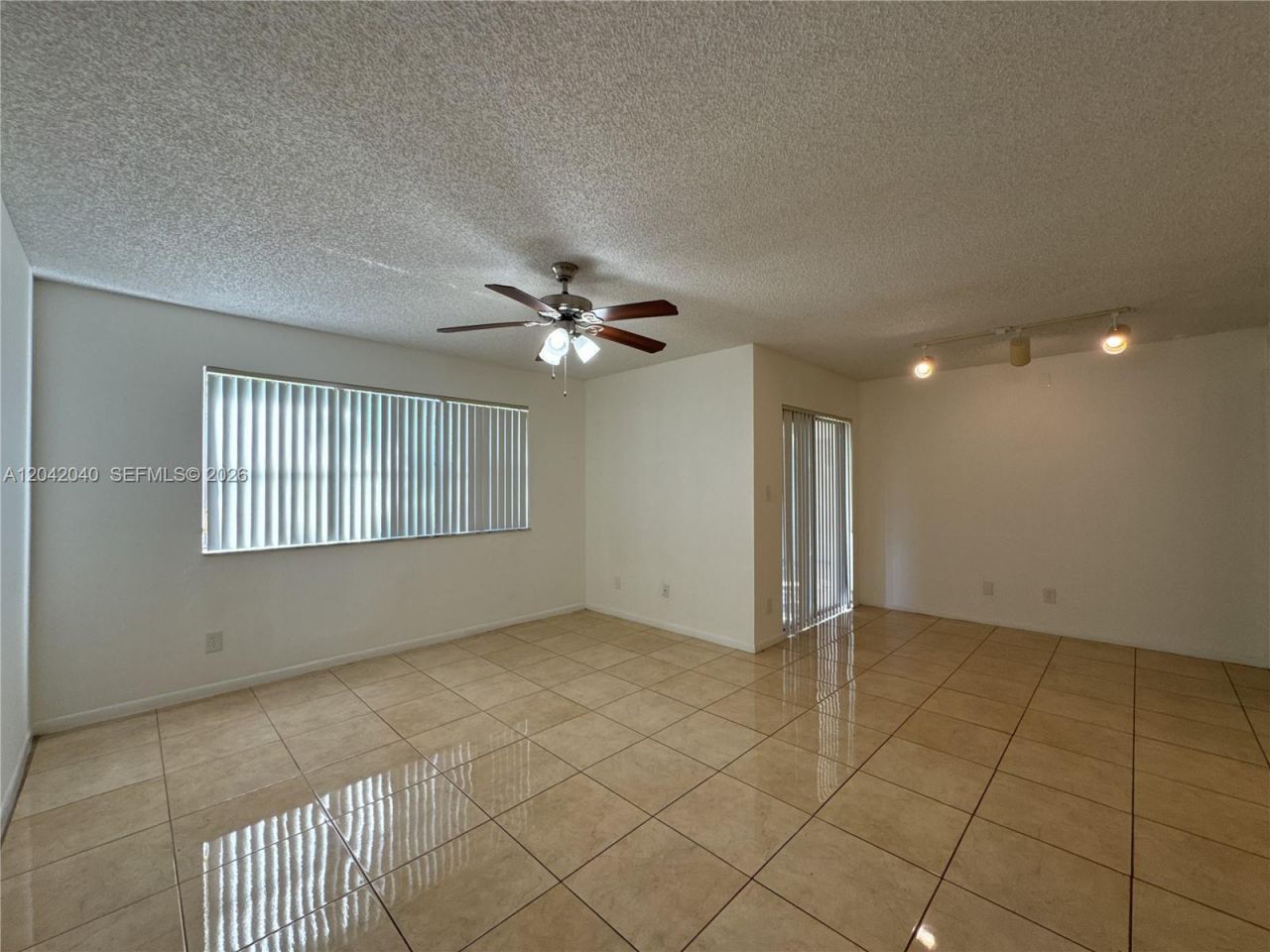 550 S Park Rd , Unit 18-8, Hollywood, FL 33021 Photo