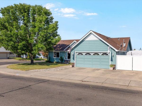 31 Osprey Drive, Eagle Point, OR 97524