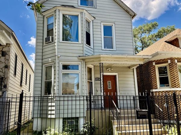 8410 S Burnham Avenue , Chicago, IL 60617