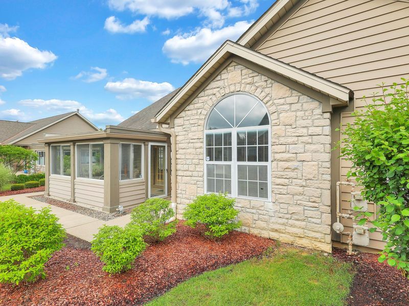 5598 Brickstone Place, Unit 4, Hilliard, OH 43026 Photo 2