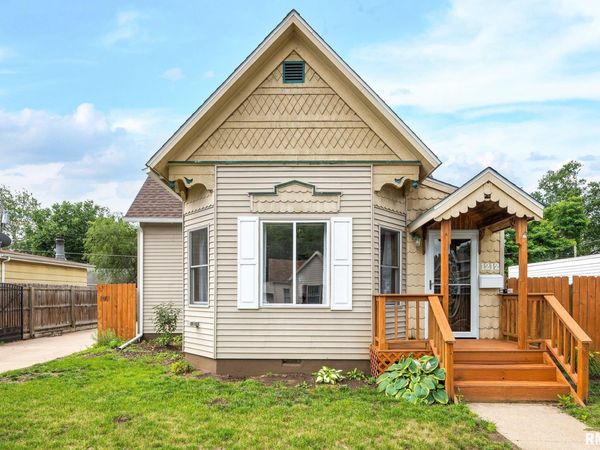 1212 ROYAL Avenue, Pekin, IL 61554