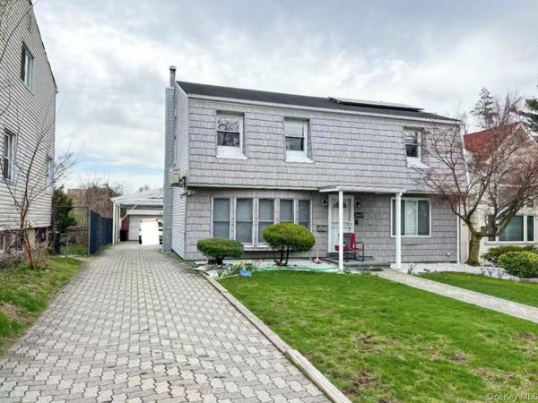 248-50 54ave, Little Neck, NY 11362