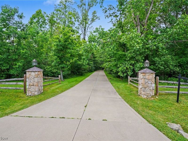 11440 Glenmora Drive, Chardon, OH 44024 Photo 42
