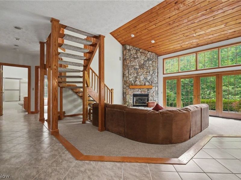 11440 Glenmora Drive, Chardon, OH 44024 Photo 8