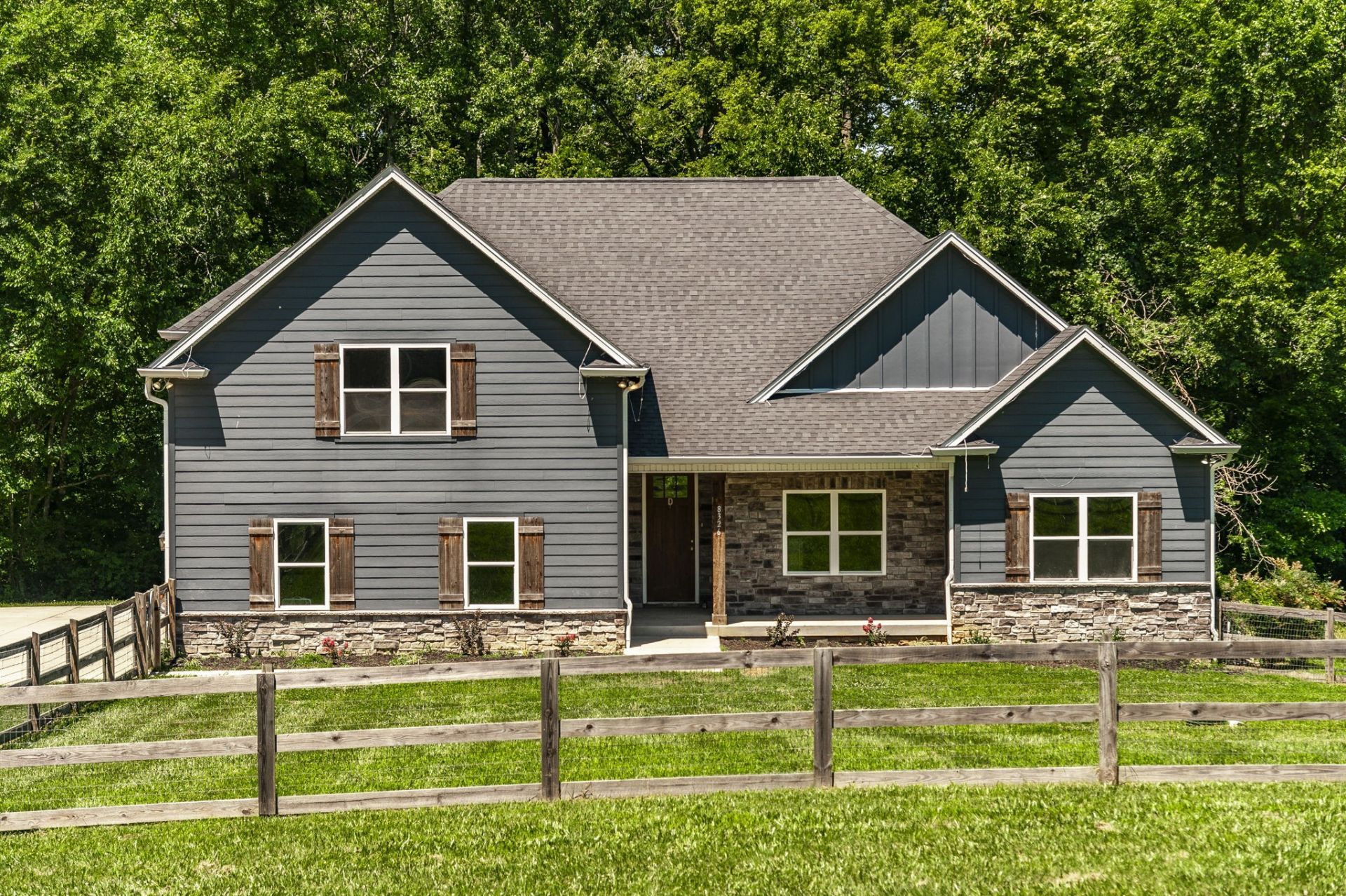 8326 Betts Rd , Greenbrier, TN 37073 Main Photo