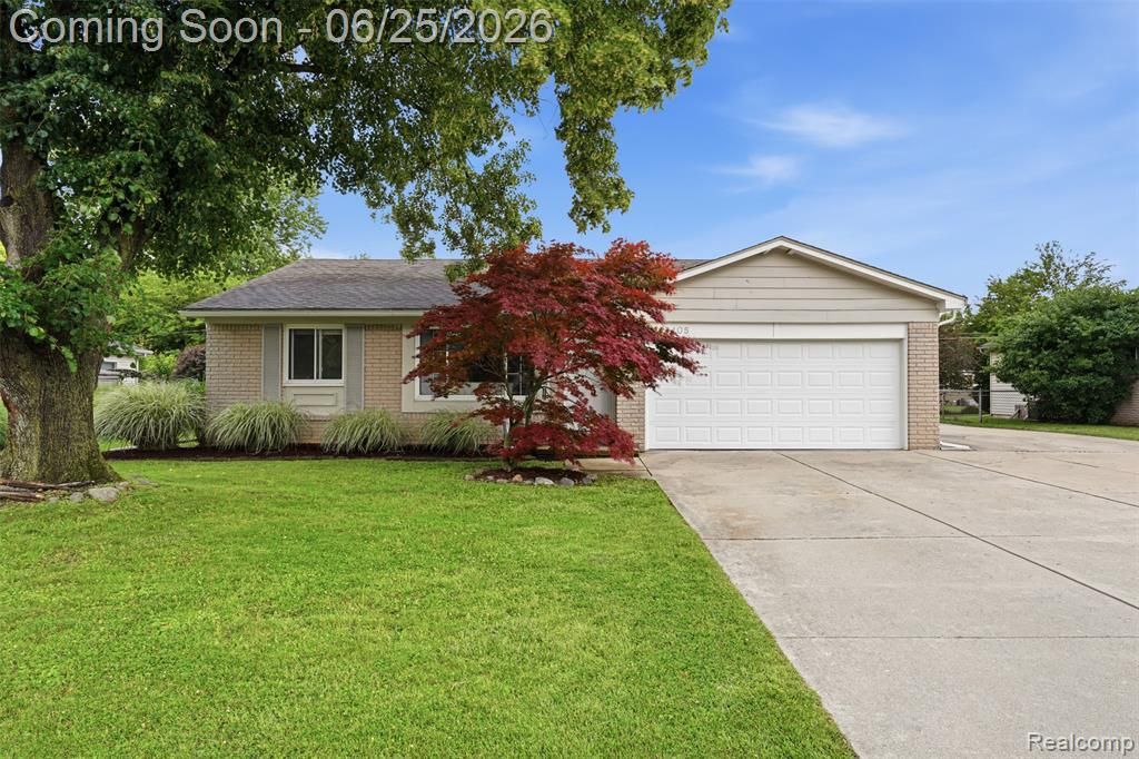23405 W Le Bost Drive, Novi, MI 48375 Main Photo