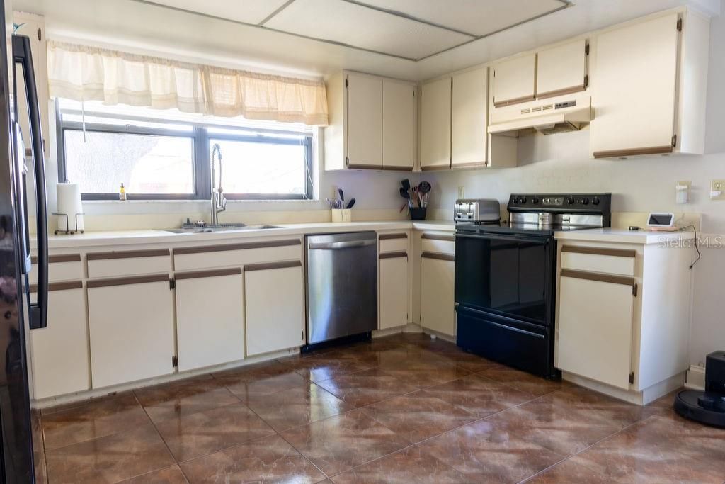 1707 Whispering Drive E, Largo, FL 33771 Photo