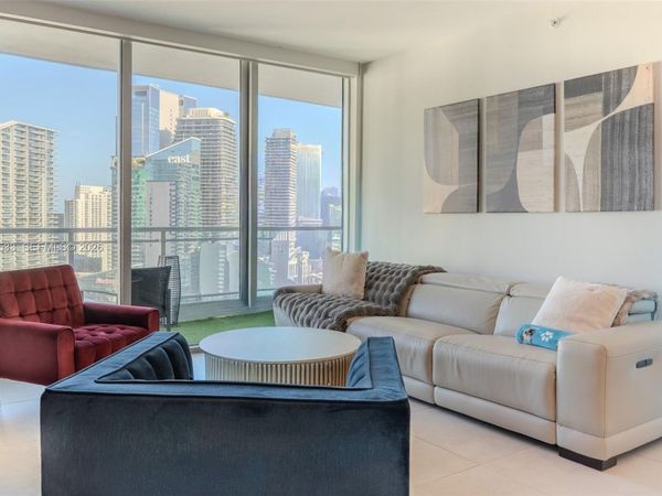 90 SW 3rd St , Unit 3703, Miami, FL 33130