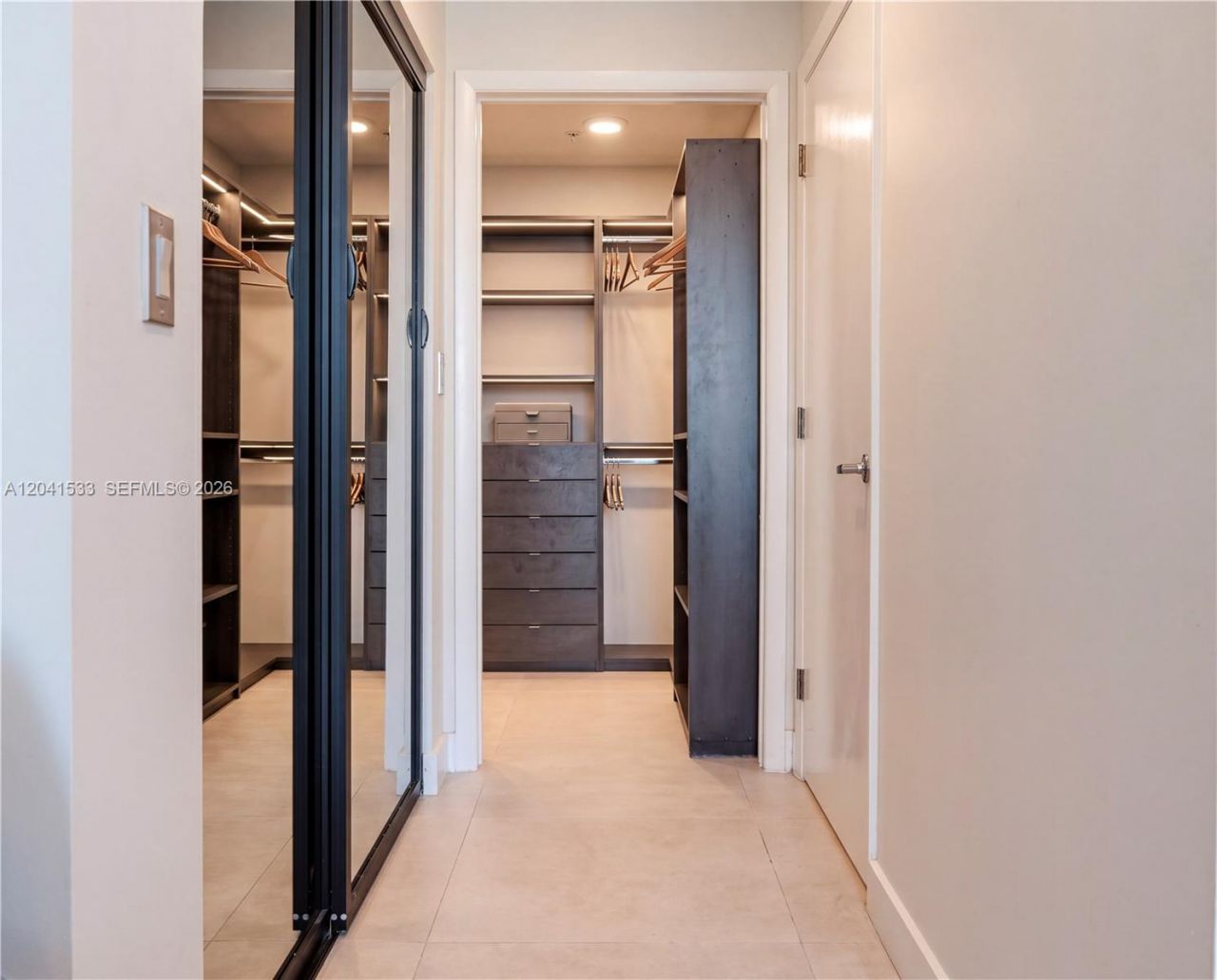 90 SW 3rd St , Unit 3703, Miami, FL 33130 Photo