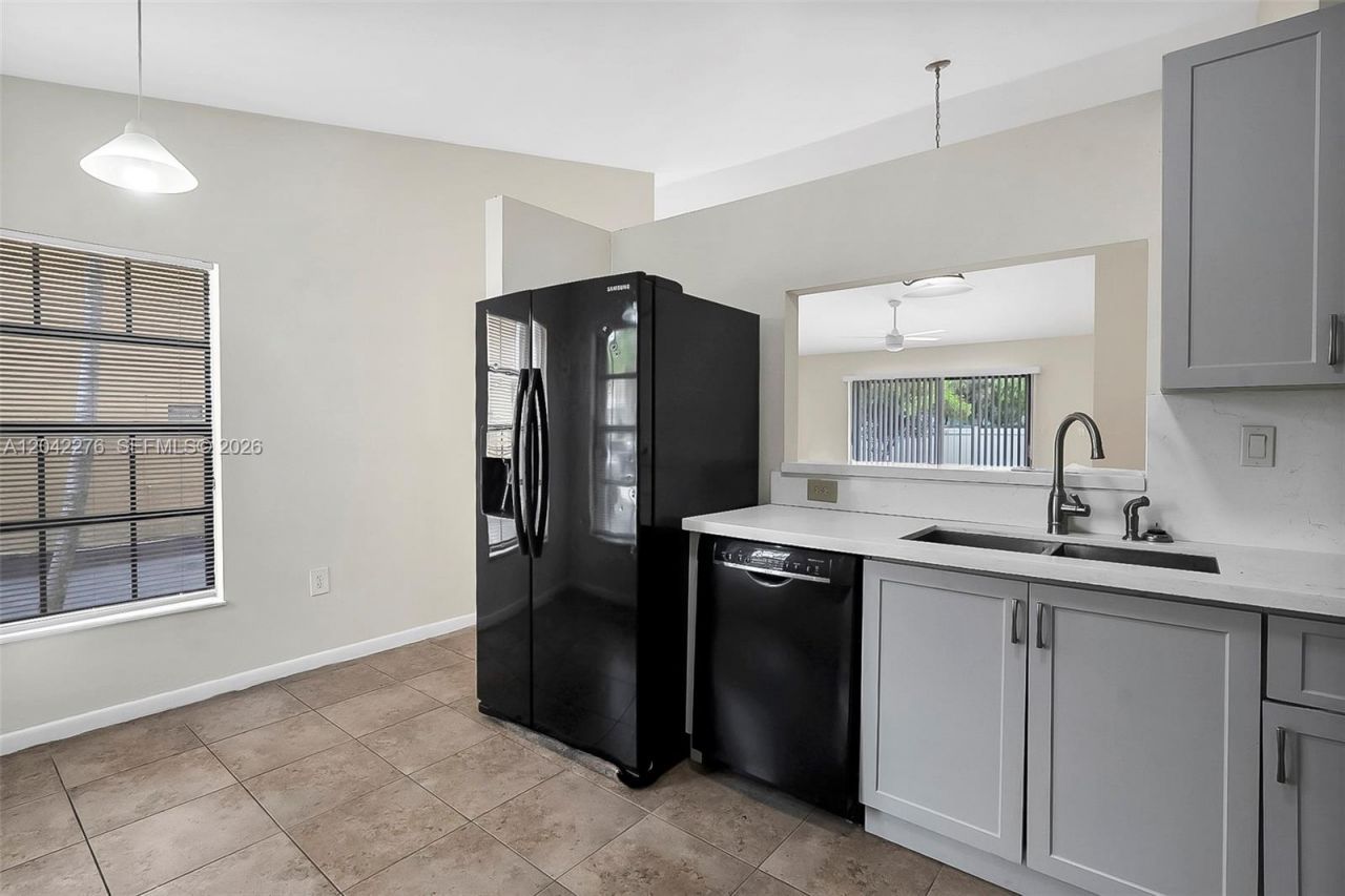 681 Thornridge Ave, Davie, FL 33325 Photo